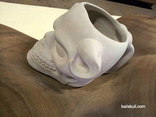 ceramic mug of skull with horn